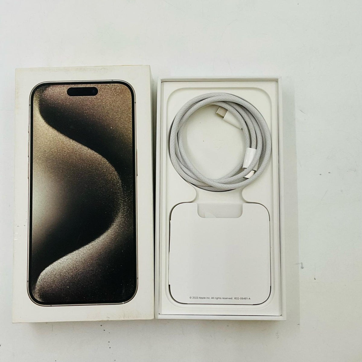 【全額返金保証】【最速発送】Apple iPhone iPhone Pro 15 128GB ナチュラルチタニウム SIMフリー 白ロム 美品 動作確認済 86%