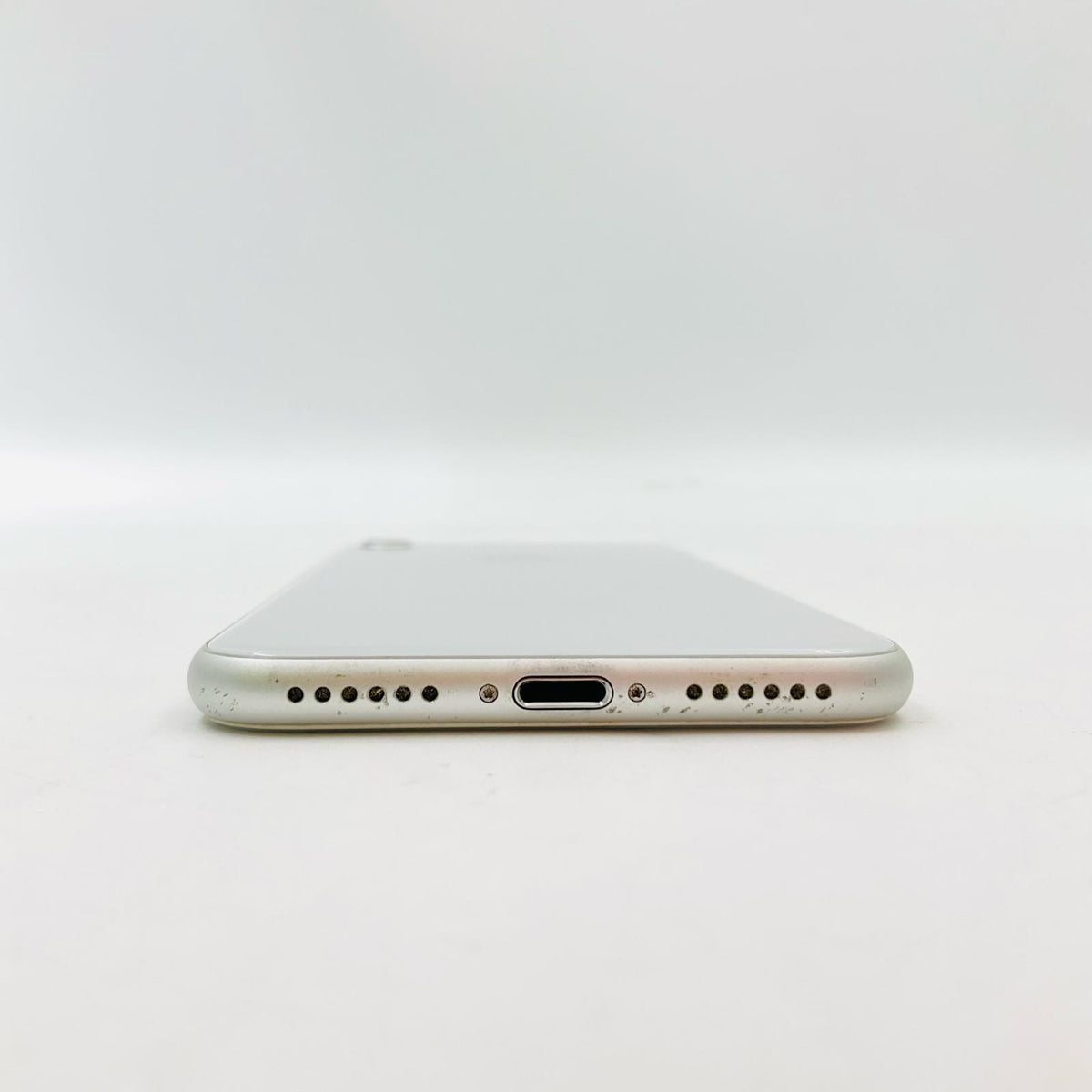 【全額返金保証】【最速発送】Apple iPhone iPhone 8 64GB シルバー docomo 白ロム 動作確認済 100%