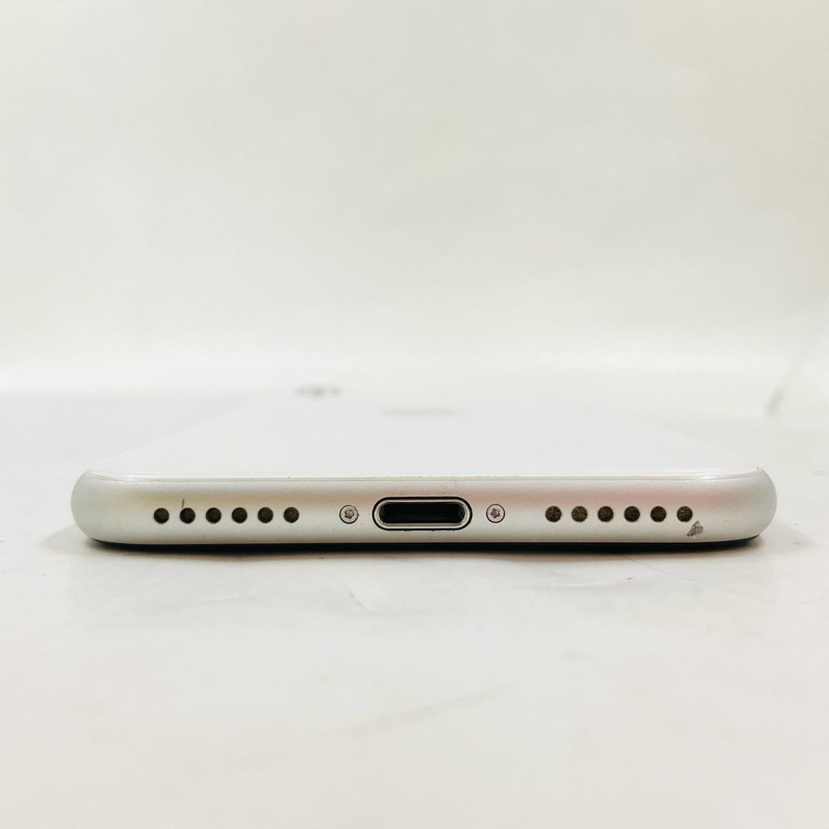 【最速発送】Apple iPhone iPhone SE (2nd generation) 64GB ホワイト Softbank SIMフリー 白ロム【難有】 100%
