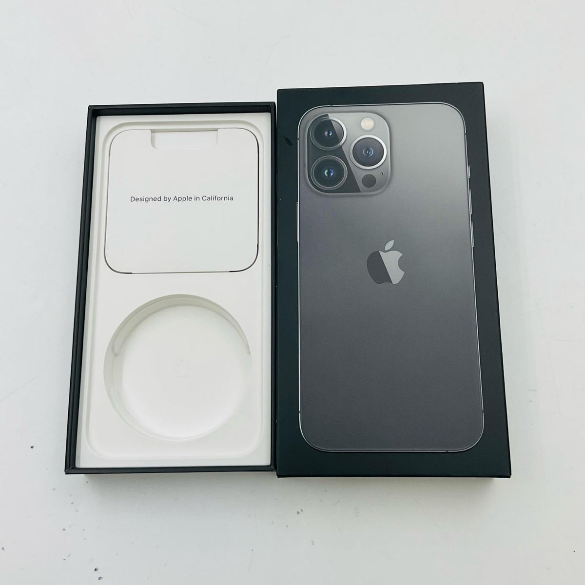 【全額返金保証】【最速発送】Apple iPhone iPhone 13 Pro 256GB グラファイト docomo SIMフリー 白ロム 動作確認済 75%