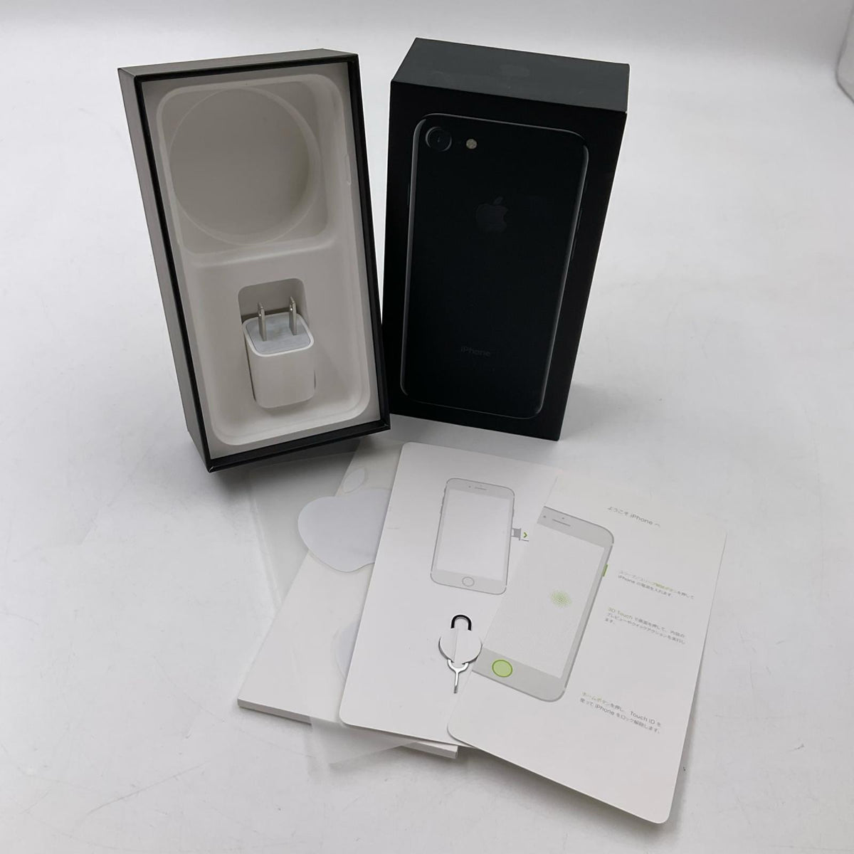 【全額返金保証】【最速発送】Apple iPhone iPhone 7 128GB docomo 白ロム 動作確認済 70%