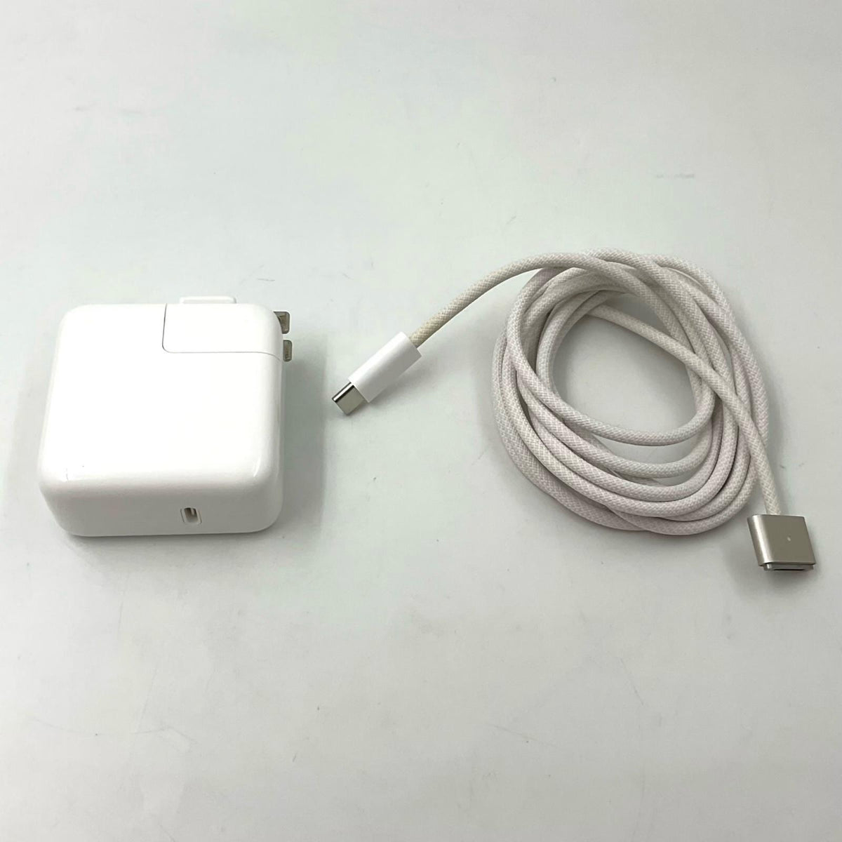 【全額返金保証】【最速発送】Apple MacBook Air 13インチ 2024 Apple M3 16GB SSD 256GB スターライト 96% 美品 動作確認済