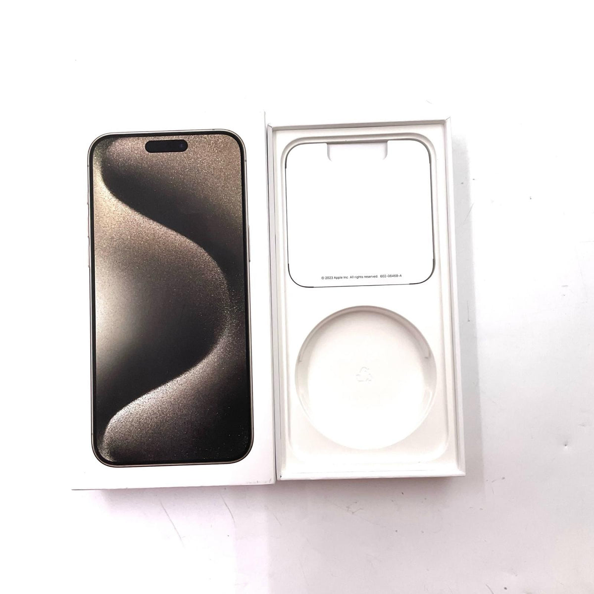 【全額返金保証】【最速発送】Apple iPhone iPhone 15 Pro Max 256GB ナチュラルチタニウム SIMフリー 白ロム 動作確認済 78%