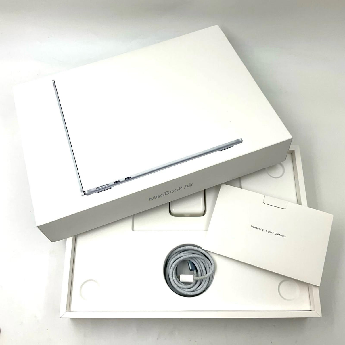 【全額返金保証】【最速発送】Apple MacBook Air 13インチ 2025 Apple M4 16GB SSD 512GB スカイブルー 92% 美品 動作確認済