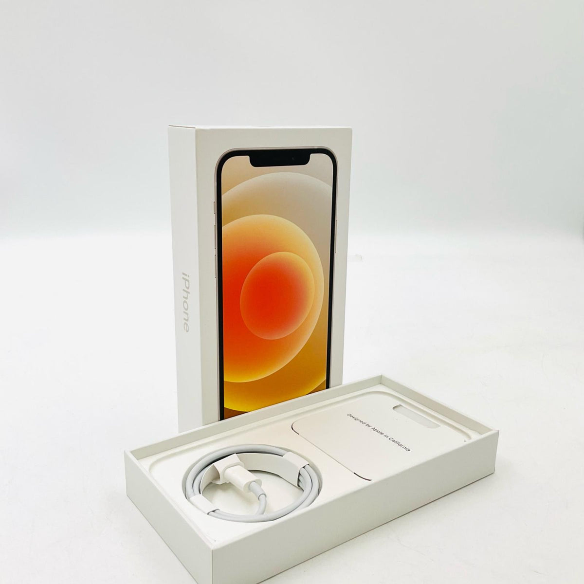 【全額返金保証】【最速発送】Apple iPhone iPhone 12 64GB ホワイト docomo SIMフリー 白ロム 美品 動作確認済 85%