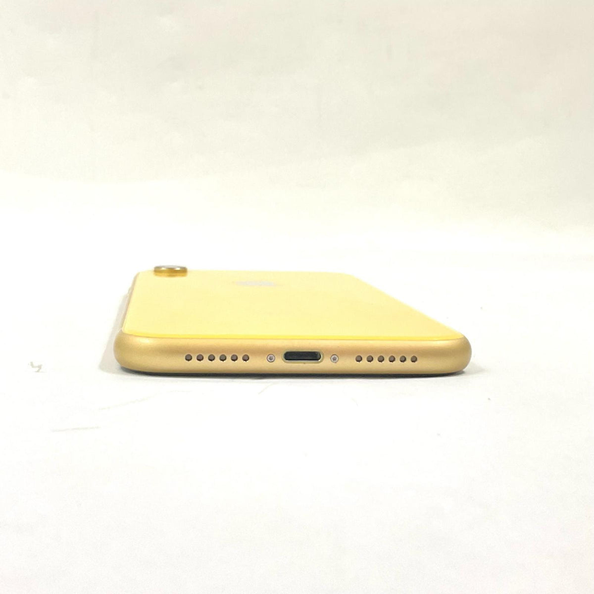 【全額返金保証】【最速発送】Apple iPhone iPhone XR 64GB イエロー au 白ロム 動作確認済 74%