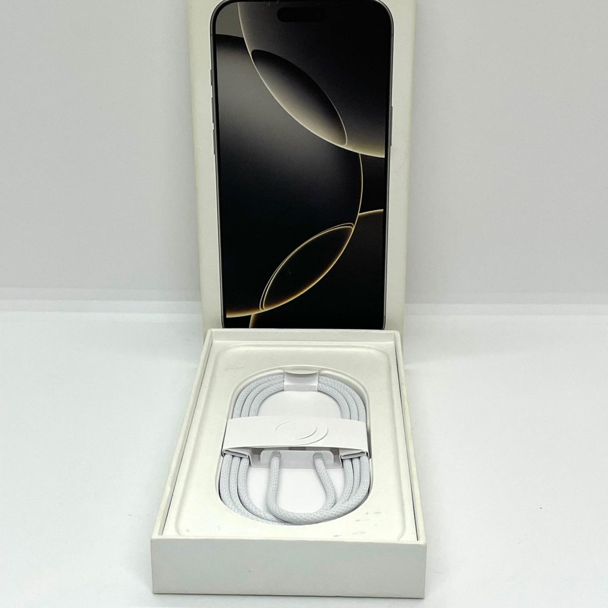 【全額返金保証】【最速発送】Apple iPhone iPhone 16 Pro Max 256GB ナチュラルチタニウム Softbank SIMフリー 白ロム 美品 動作確認済 92%