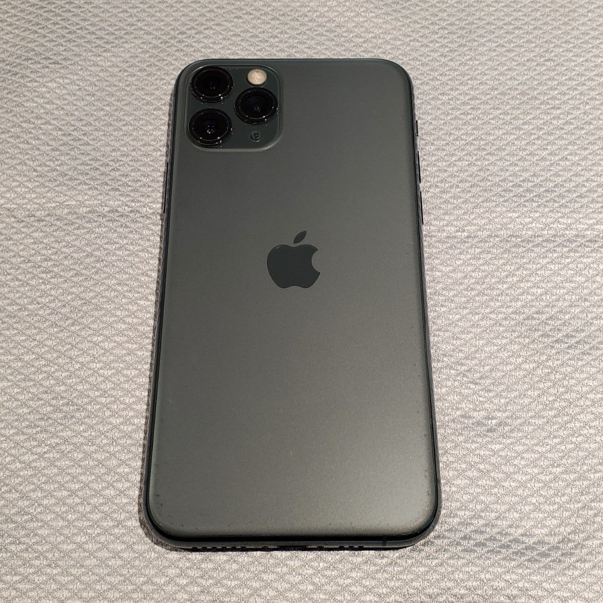 【全額返金保証】【最速発送】Apple iPhone iPhone 11 Pro 64GB ミッドナイトグリーン au 白ロム 動作確認済 79%