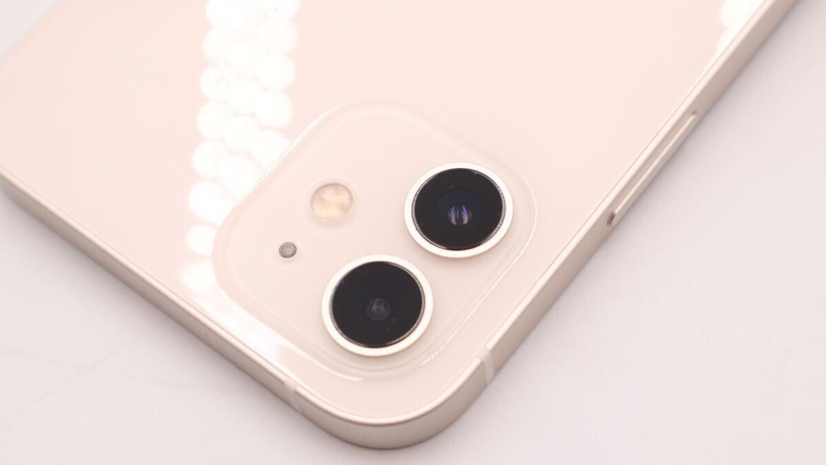 【全額返金保証】【最速発送】Apple iPhone iPhone 12 64GB ホワイト docomo 白ロム 動作確認済 81%
