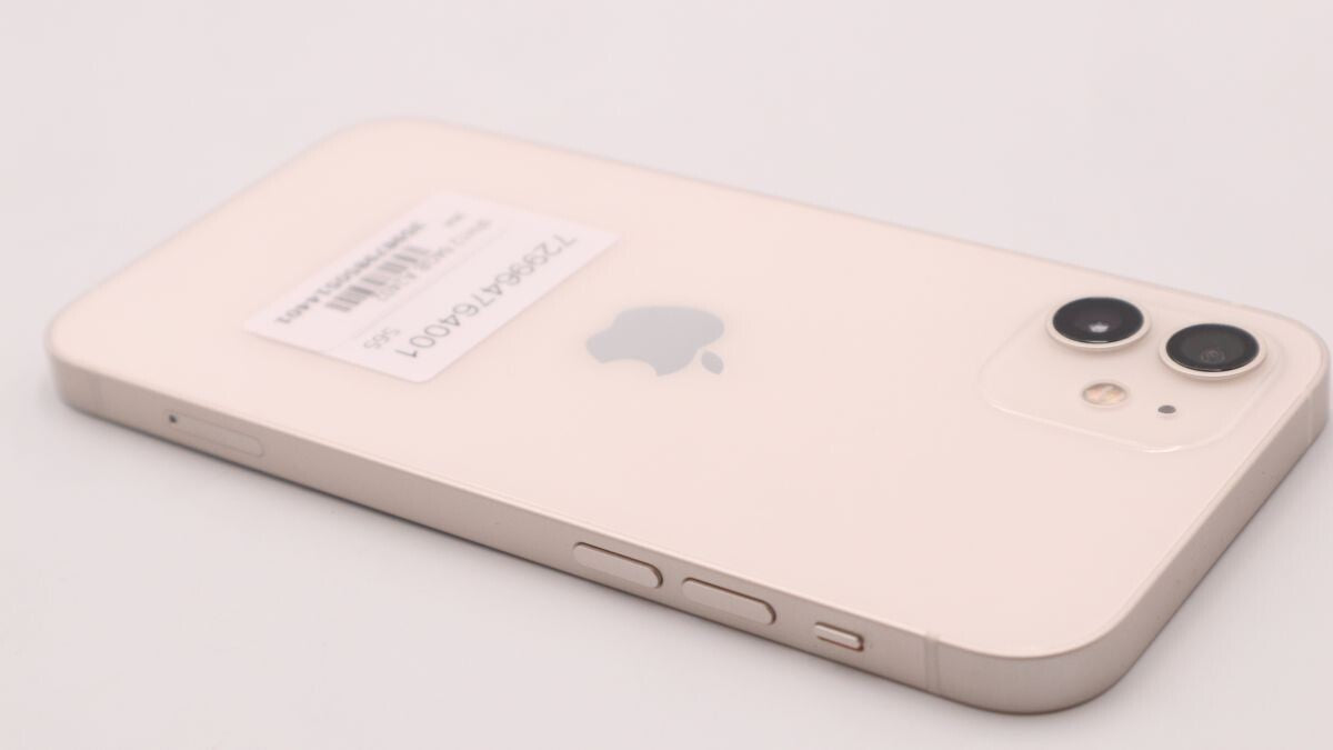 【全額返金保証】【最速発送】Apple iPhone iPhone 12 64GB ホワイト docomo 白ロム 動作確認済 81%