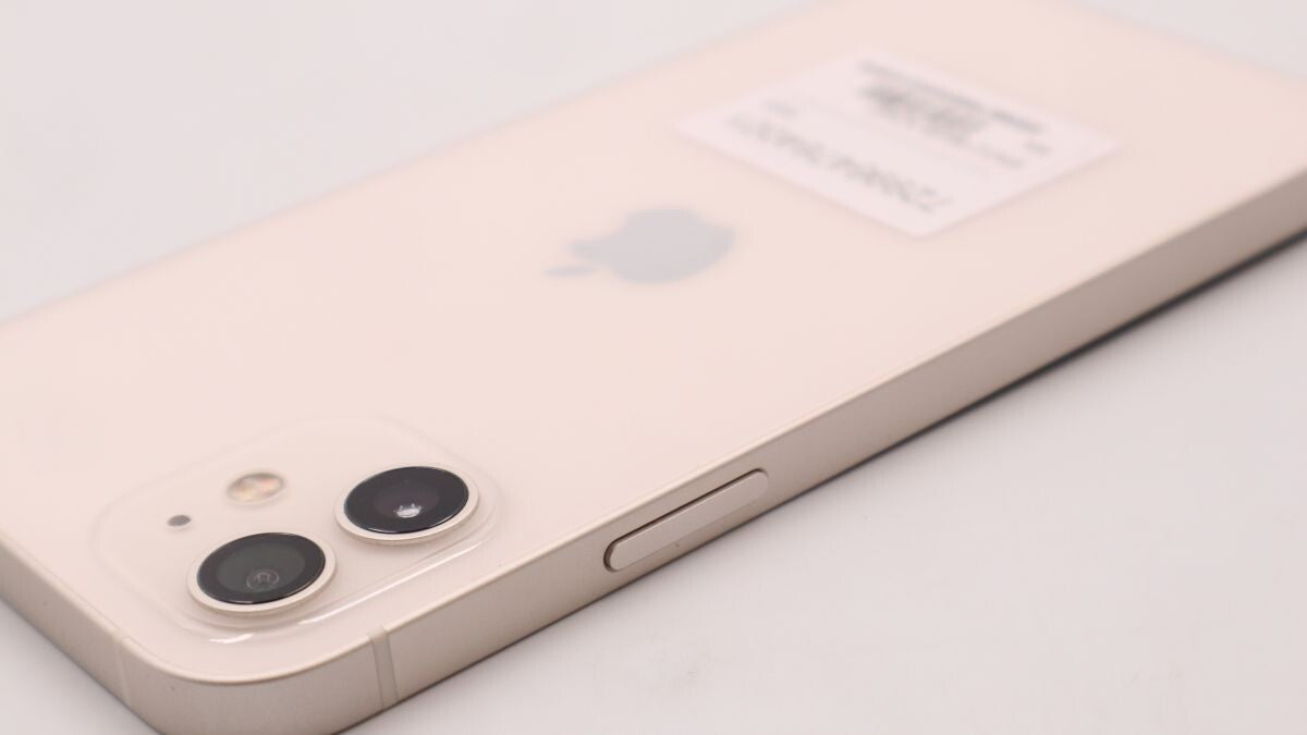 【全額返金保証】【最速発送】Apple iPhone iPhone 12 64GB ホワイト docomo 白ロム 動作確認済 81%