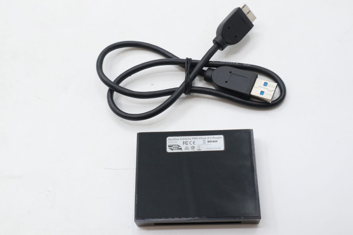 【全額返金保証】【最速発送】SanDisk Extreme Pro CFast 2.0 カードリーダー 動作確認済