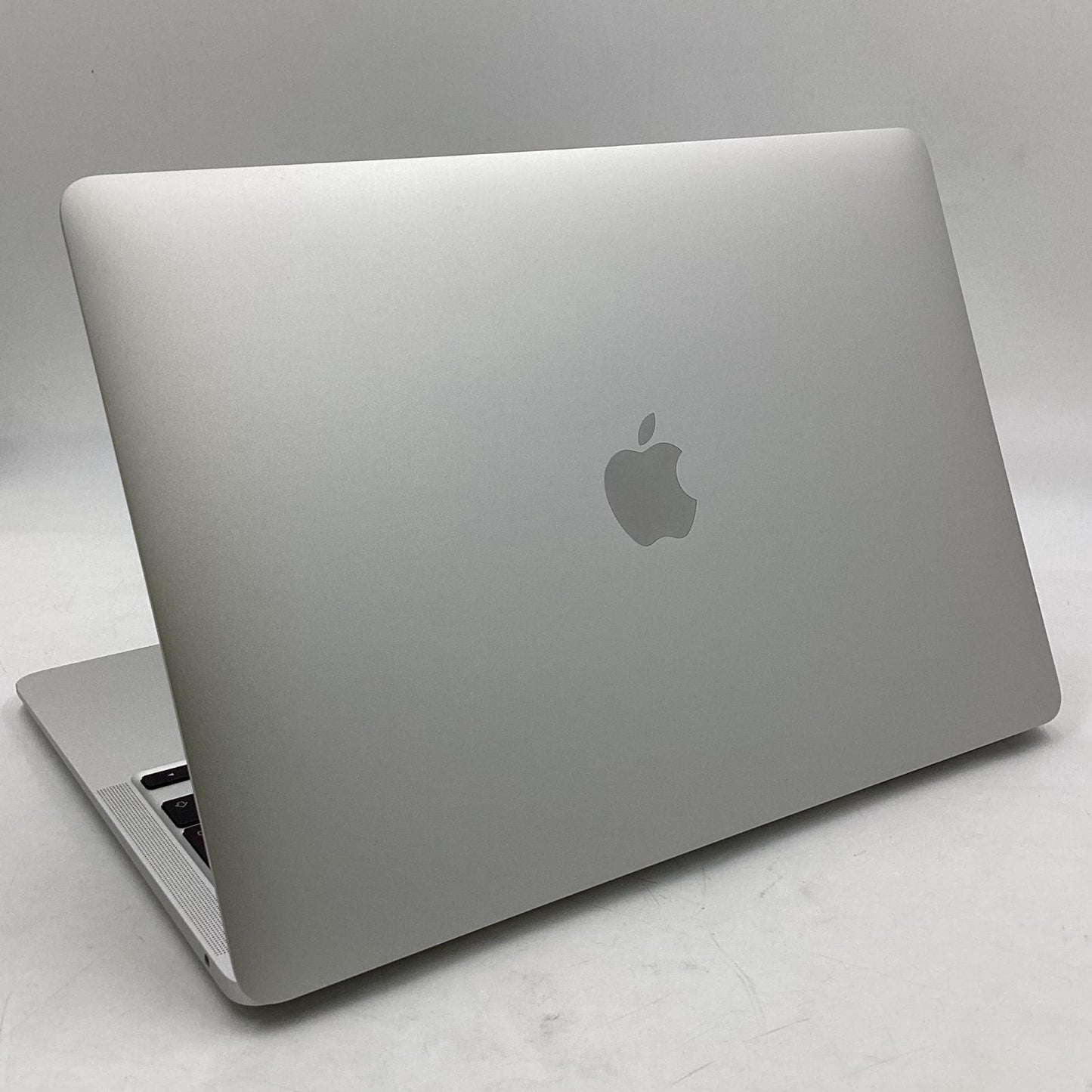 【全額返金保証】【最速発送】Apple MacBook Air Air 13インチ 2020 Apple M1 8GB SSD 256GB シルバー 97.6% 美品 動作確認済
