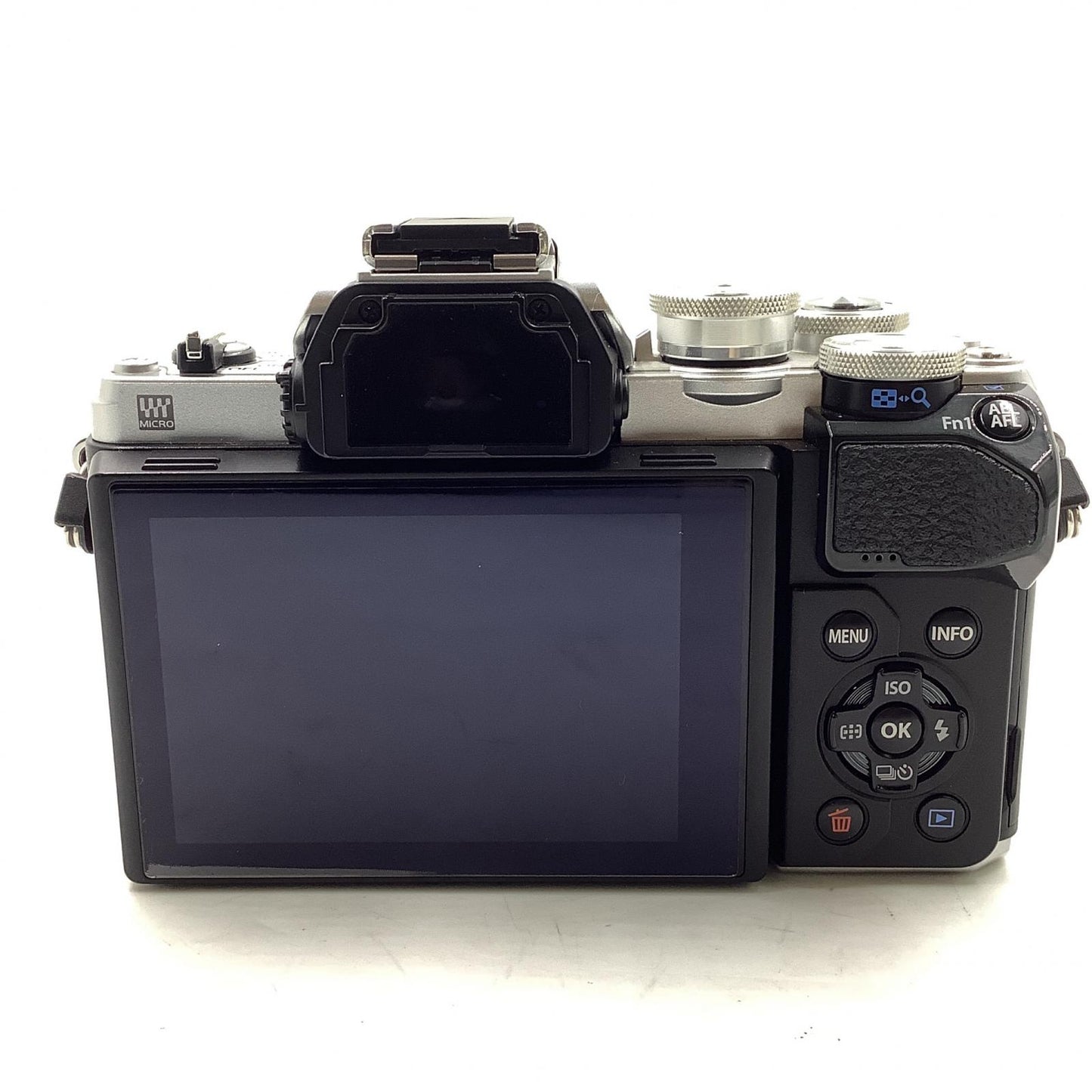 【全額返金保証】【最速発送】OLYMPUS デジタル一眼 OM-D E-M10 MarkIII シルバー 美品 動作確認済