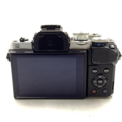 【全額返金保証】【最速発送】OLYMPUS デジタル一眼 OM-D E-M10 MarkIII シルバー 美品 動作確認済