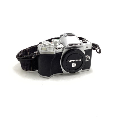 【全額返金保証】【最速発送】OLYMPUS デジタル一眼 OM-D E-M10 Mark III シルバー 美品 動作確認済