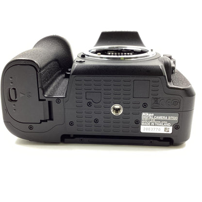 【全額返金保証】【最速発送】Nikon デジタル一眼 D7500 ブラック 動作確認済