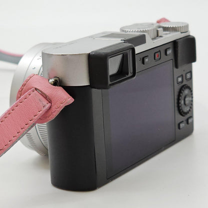 【全額返金保証】【最速発送】Leica コンパクトデジタルカメラ D-LUX7 シルバー 動作確認済