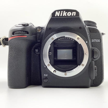 【全額返金保証】【最速発送】Nikon デジタル一眼 D7500 ブラック 動作確認済