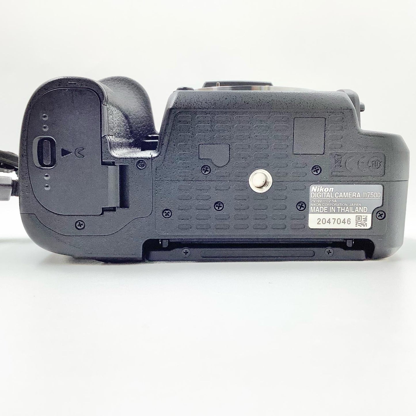 【全額返金保証】【最速発送】Nikon デジタル一眼 D7500 ブラック 動作確認済