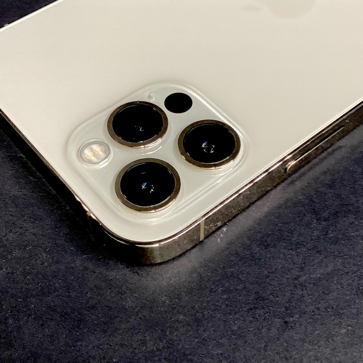 【全額返金保証】【最速発送】Apple iPhone iPhone Pro 12 Pro 256GB ゴールド Softbank 白ロム 美品 動作確認済 84%