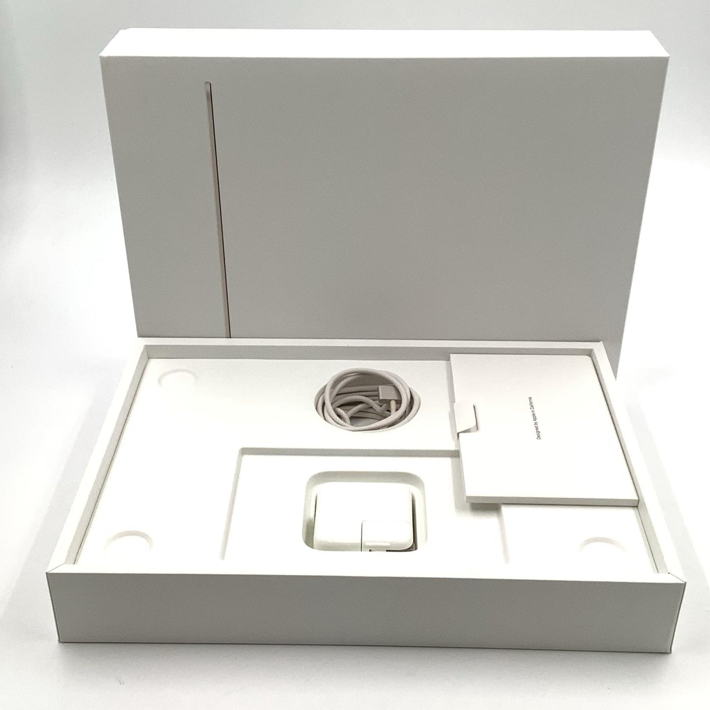 【全額返金保証】【最速発送】Apple MacBook Air Air 13インチ 2022 Apple M2 8GB SSD 256GB スターライト 100% 動作確認済