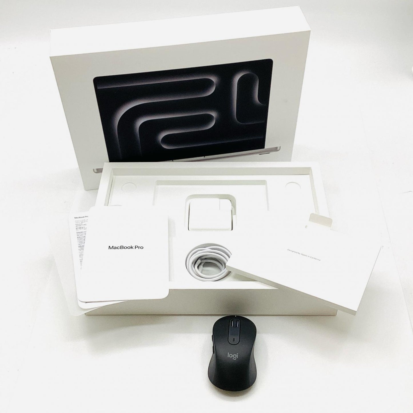 【全額返金保証】【最速発送】Apple MacBook Pro 14インチ 2023 Apple M3 Pro 18GB SSD 512GB シルバー 100% 超美品 動作確認済