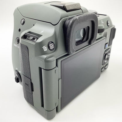 【全額返金保証】【最速発送】PENTAX デジタル一眼 PENTAX KF ボディ [オリーブ] 美品 動作確認済