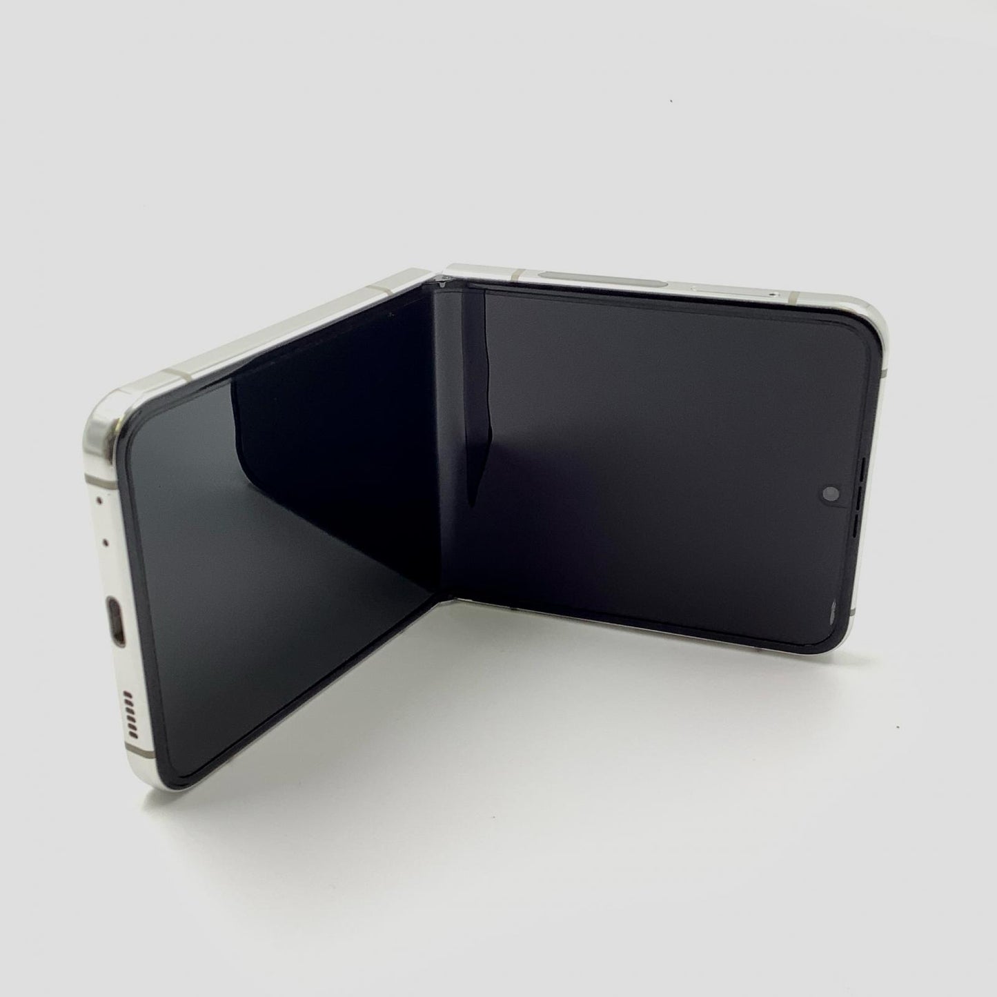 【最速発送】SAMSUNG Galaxy Z Flip 5 256GB クリーム au SCG23【難有】
