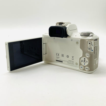 【全額返金保証】【最速発送】Canon デジタル一眼 EOS Kiss M2 EF-M15-45 IS STM レンズキット ホワイト 美品 動作確認済