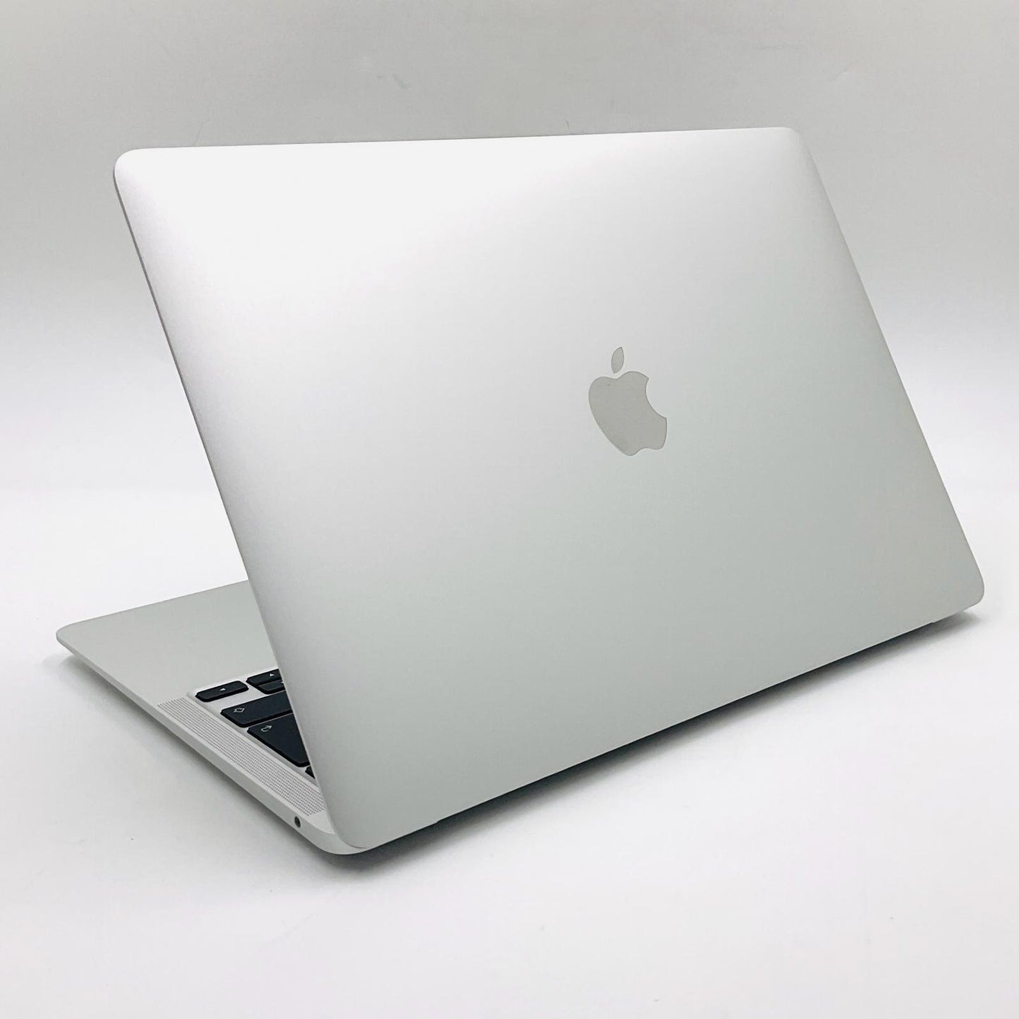 【全額返金保証】【最速発送】Apple MacBook Air 13.3インチ 2020 Apple M1 8GB SSD 256GB シルバー 100% 美品 動作確認済