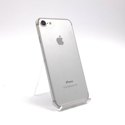 【全額返金保証】【最速発送】Apple iPhone iPhone 7 32GB シルバー au 白ロム 動作確認済 96%