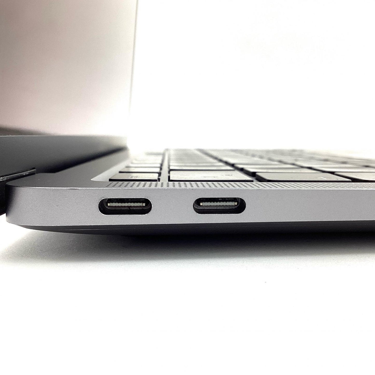 【全額返金保証】【最速発送】Apple MacBook Air 13.3インチ 2020 Apple M1 8GB SSD 512GB スペースグレイ 83% 動作確認済