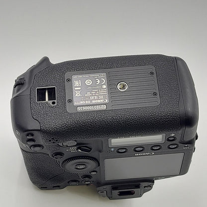 【全額返金保証】【最速発送】Canon デジタル一眼 EOS-1D X Mark III ボディ ブラック 動作確認済