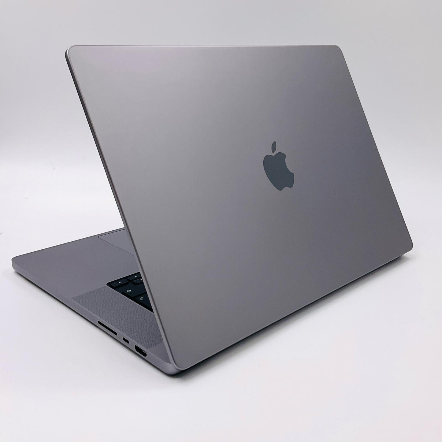 【全額返金保証】【最速発送】Apple MacBook Pro 16.2インチ 2023 Apple M2 Pro 16GB SSD 2TB スペースグレイ 100% 美品 動作確認済