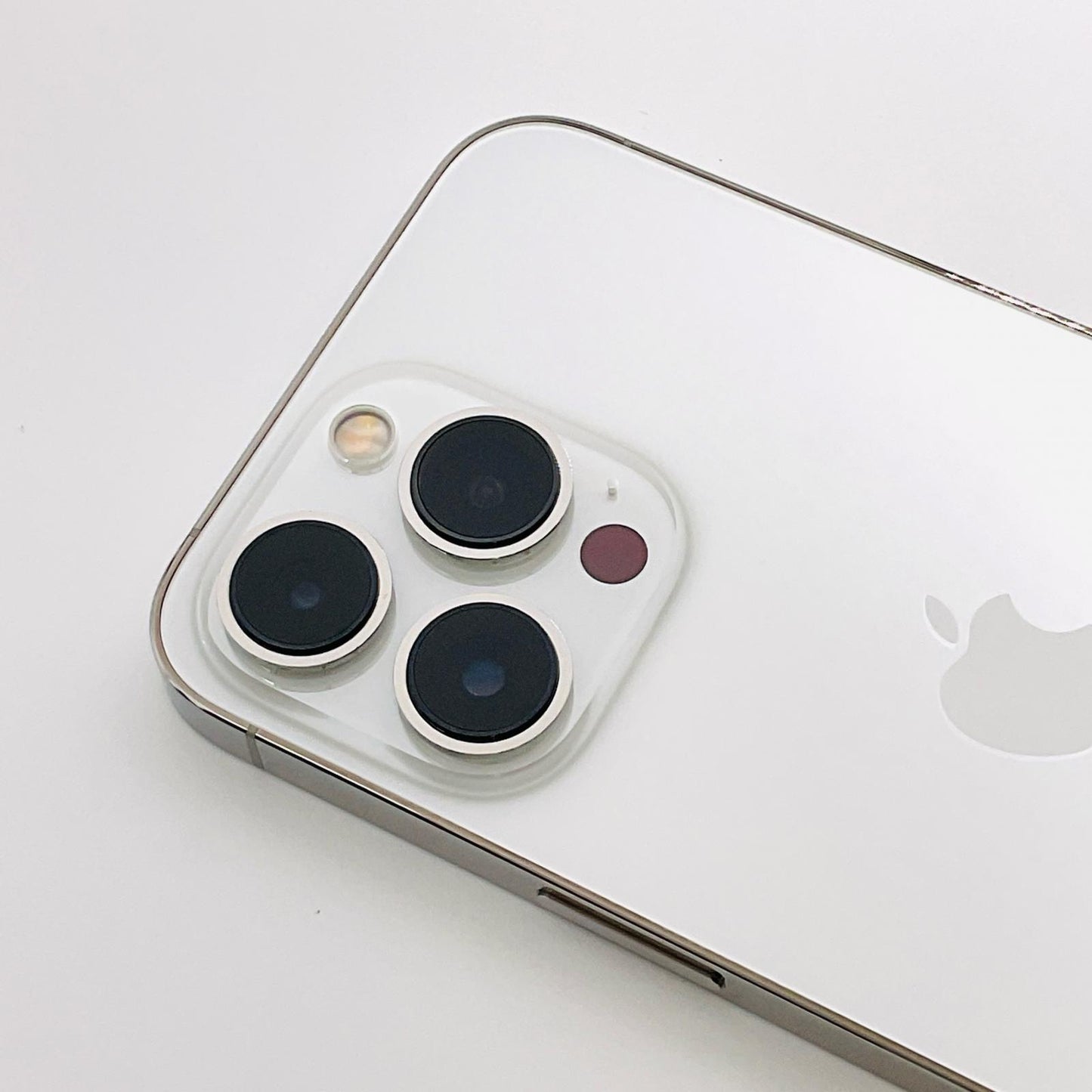 【全額返金保証】【最速発送】Apple iPhone iPhone 13 Pro 1TB シルバー Softbank 白ロム 美品 動作確認済 84%