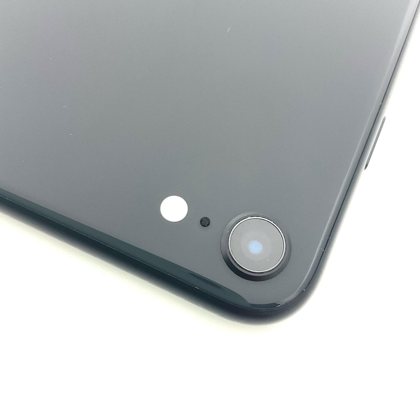 【全額返金保証】【最速発送】Apple iPhone iPhone SE（第2世代） 256GB ブラック docomo 白ロム 動作確認済 78%