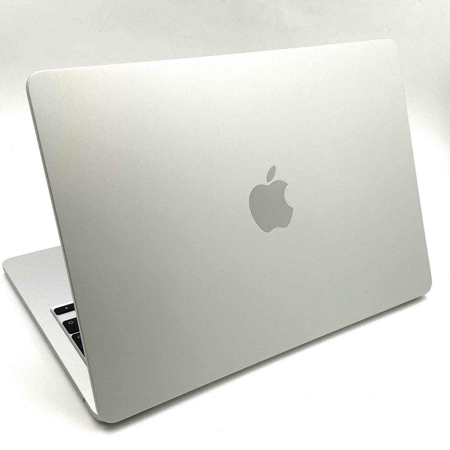 【全額返金保証】【最速発送】Apple MacBook Air 13インチ 2022 M2 16GB SSD 512GB シルバー 美品 動作確認済