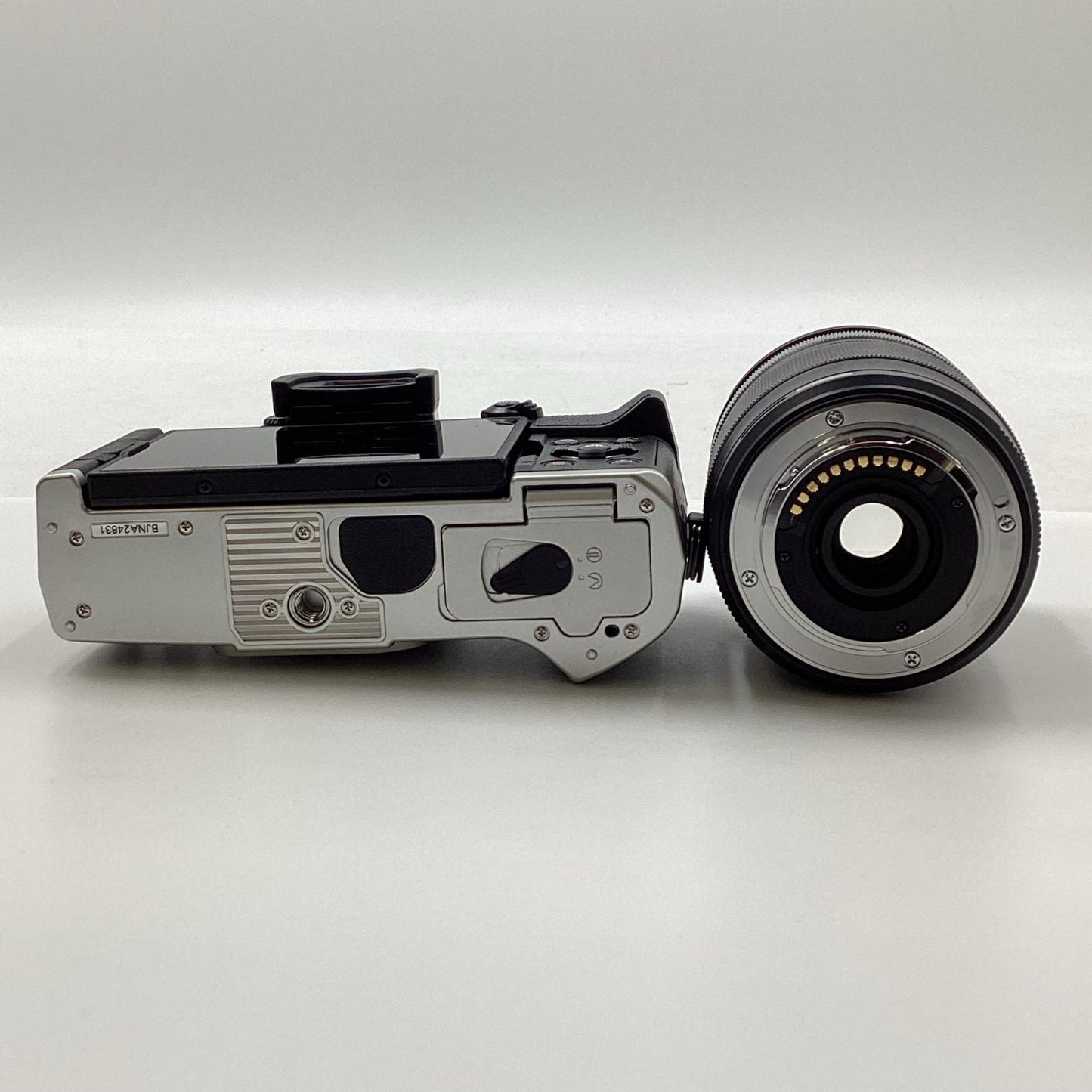 【全額返金保証】【最速発送】OM SYSTEM デジタル一眼 OM-5 14-150mm II レンズキット シルバー 美品 動作確認済