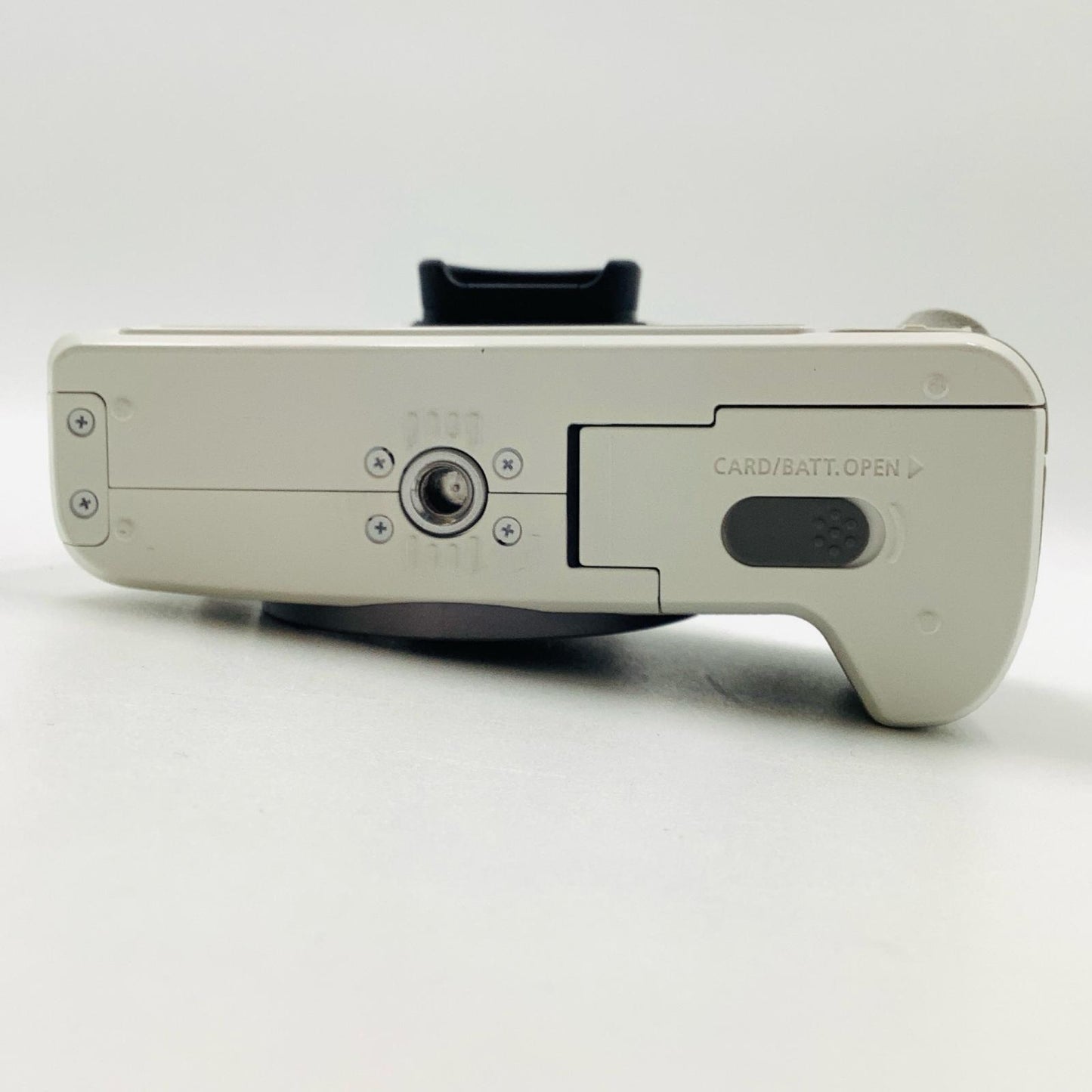 【全額返金保証】【最速発送】Canon デジタル一眼 EOS Kiss M2 ボディ ホワイト 美品 動作確認済