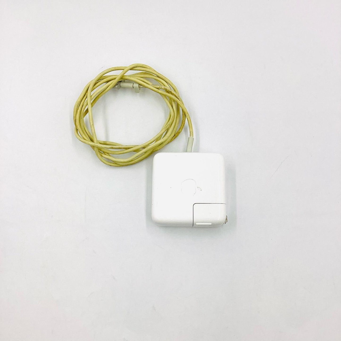 【最速発送】Apple MacBook Air 11.6インチ 2013 intel core i5 4GB SSD 128GB シルバー 77.8%【難有】