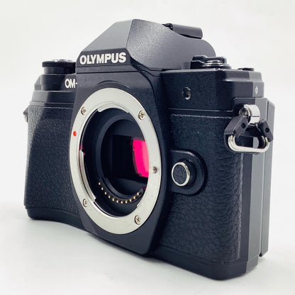 【全額返金保証】【最速発送】OLYMPUS デジタル一眼 OM-D E-M10 Mark III ボディ ブラック 美品 動作確認済
