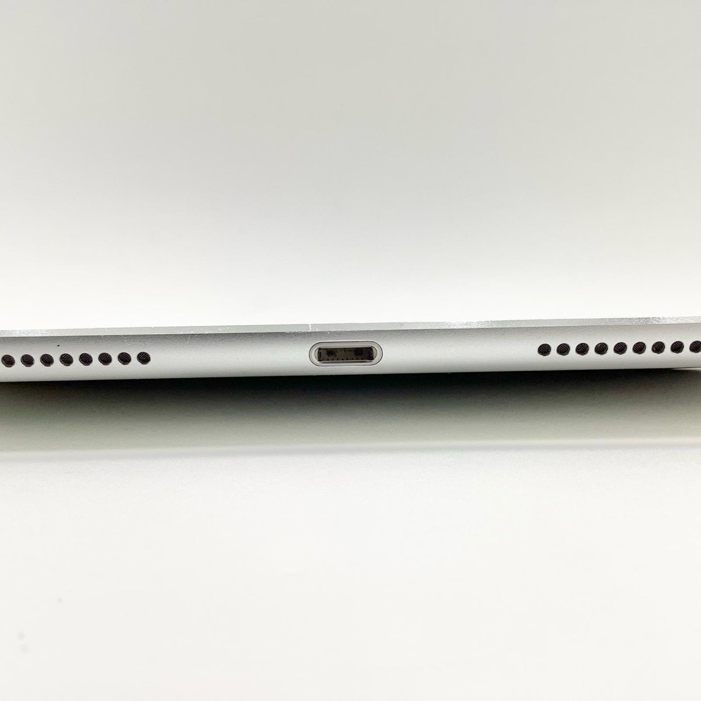 【全額返金保証】【最速発送】Apple iPad Pro 9.7インチ 128GB シルバー Wi-Fi 動作確認済