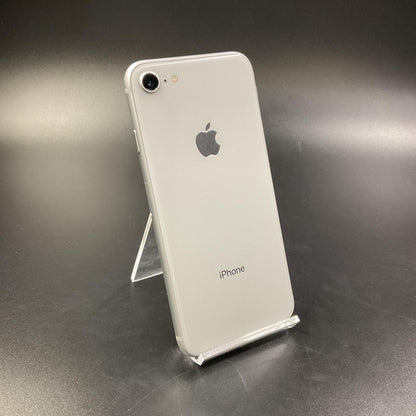 【全額返金保証】【最速発送】Apple iPhone iPhone 8 64GB シルバー au 白ロム 動作確認済 72%