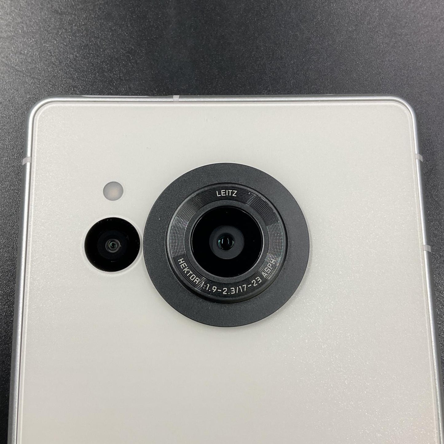 【全額返金保証】【最速発送】SHARP AQUOS R8 256GB クリーム 楽天モバイル SH-R80 白ロム 動作確認済