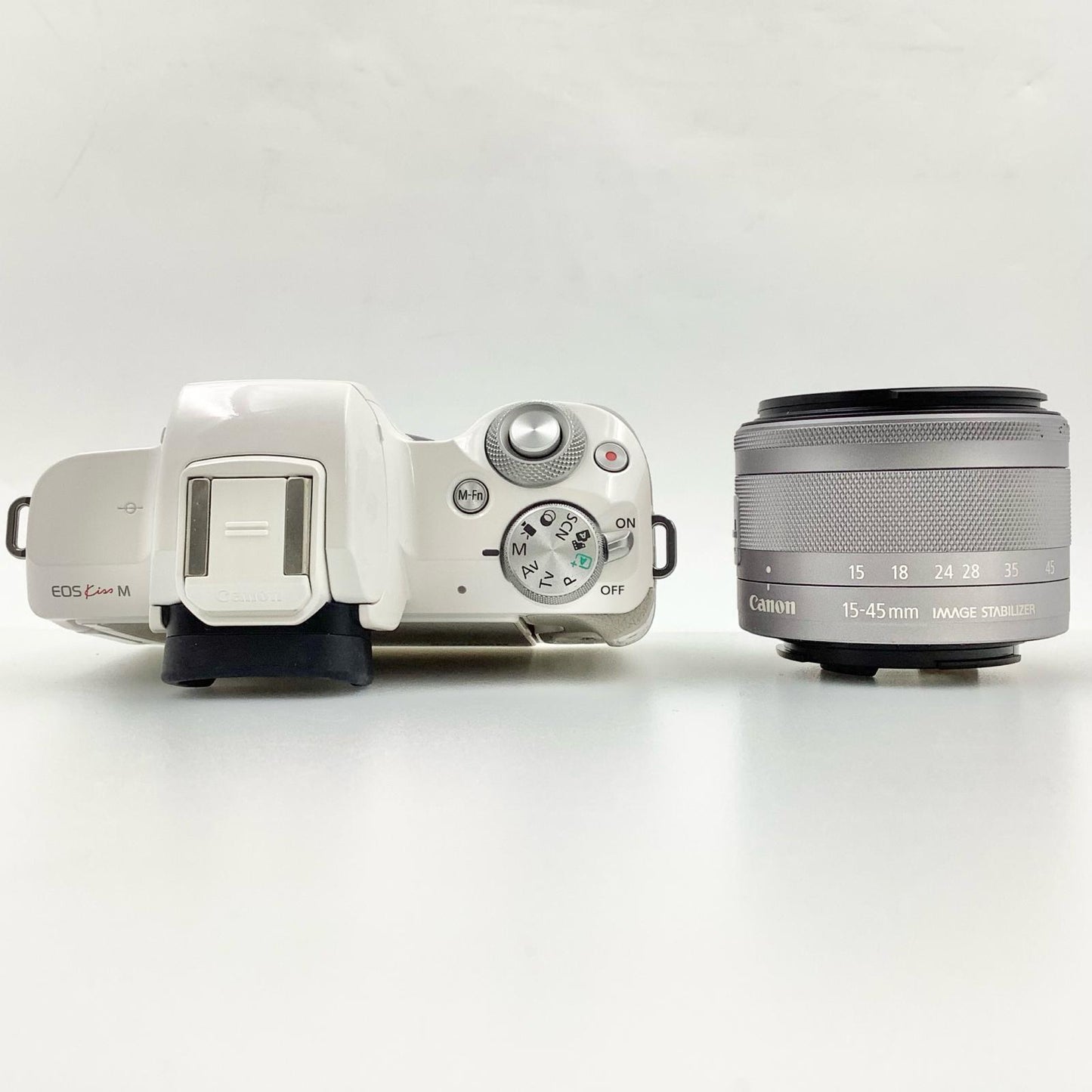 【全額返金保証】【最速発送】Canon デジタル一眼 EOS Kiss M EF-M15-45 IS STM レンズキット ホワイト 動作確認済