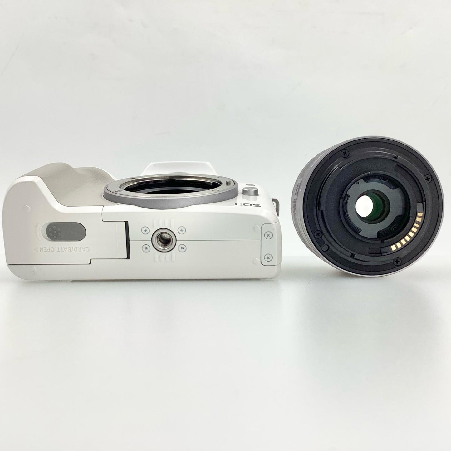 【全額返金保証】【最速発送】Canon デジタル一眼 EOS Kiss M EF-M15-45 IS STM レンズキット ホワイト 動作確認済