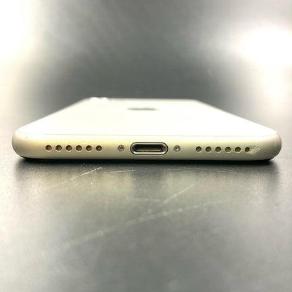 【全額返金保証】【最速発送】Apple iPhone iPhone SE（第3世代） 64GB スターライト au 白ロム 動作確認済 84%