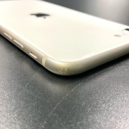 【全額返金保証】【最速発送】Apple iPhone iPhone SE（第3世代） 64GB スターライト au 白ロム 動作確認済 84%