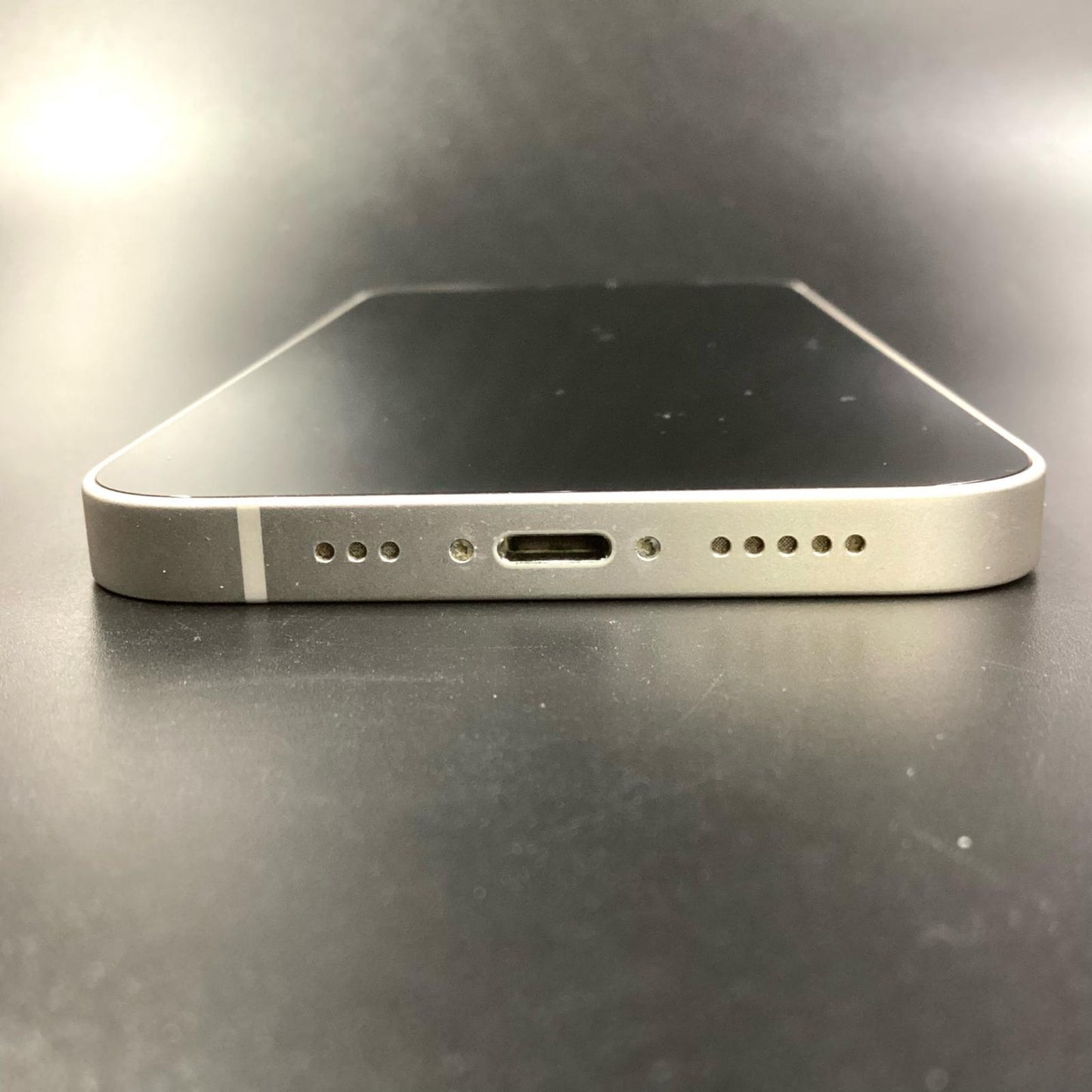【全額返金保証】【最速発送】Apple iPhone iPhone 13 128GB スターライト docomo 白ロム 動作確認済 81%